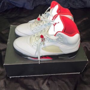 Air Jordan 5 Retro Fire Red size 8 1/2